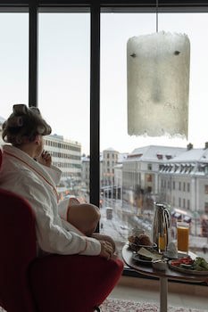 Avalon Hotel