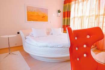 Avalon Hotel