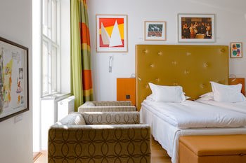 Avalon Hotel