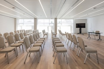 Crowne Plaza Caparica Lisbon, An Ihg Hotel