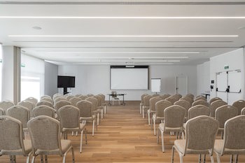 Crowne Plaza Caparica Lisbon, An Ihg Hotel