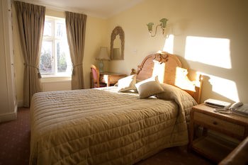 Fines Bayliwick Hotel