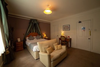 Fines Bayliwick Hotel