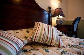 Fines Bayliwick Hotel