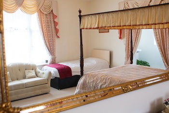 Fines Bayliwick Hotel