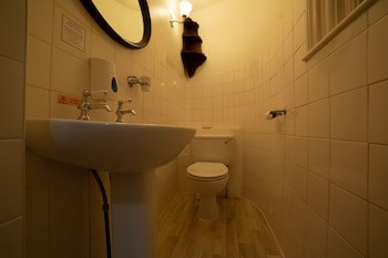 Fines Bayliwick Hotel