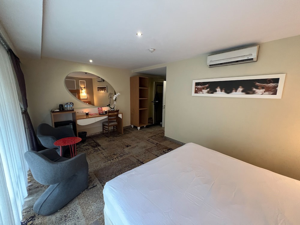 All Seasons Hotel