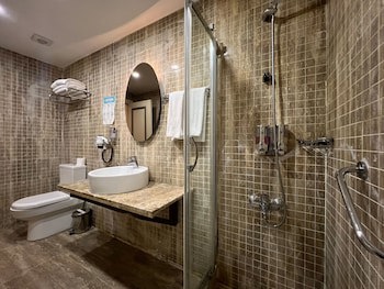 All Seasons Hotel