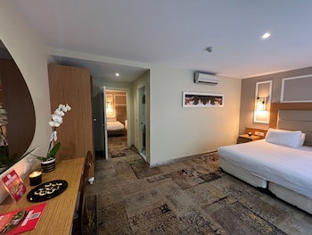 All Seasons Hotel