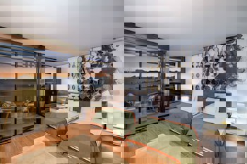 Nirvana Cosmopolitan