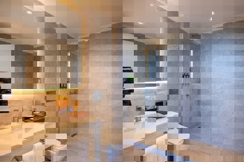 Nirvana Cosmopolitan