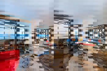 Nirvana Cosmopolitan