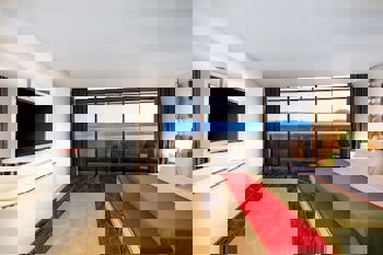 Nirvana Cosmopolitan