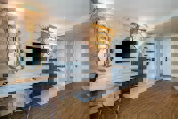 Nirvana Cosmopolitan