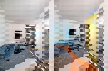 Nirvana Cosmopolitan