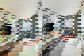 Nirvana Cosmopolitan