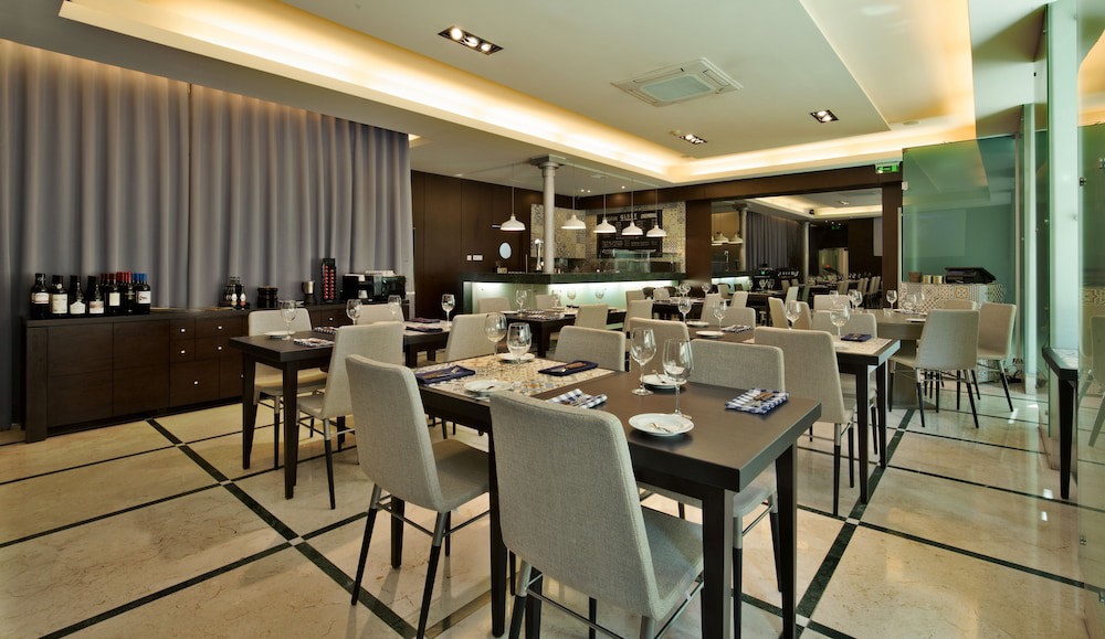 TURIM Restauradores Hotel