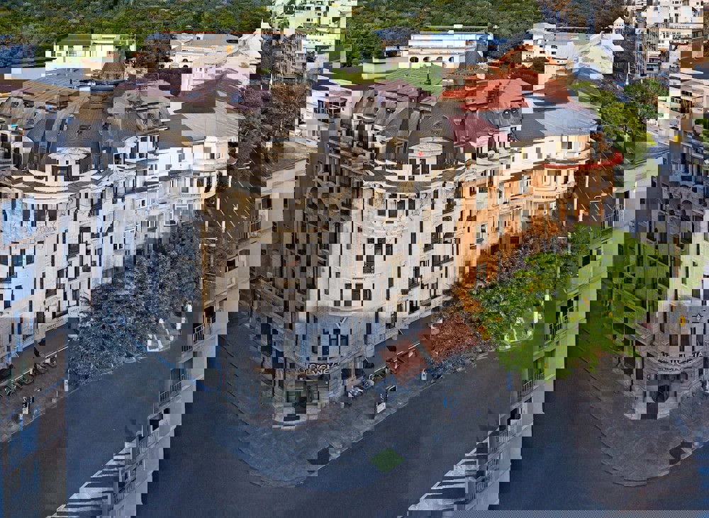 Zeus Essence Bucharest Venezia