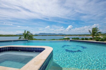 Sheriva Luxury Villas And Suites