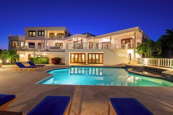 Sheriva Luxury Villas And Suites