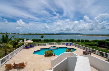 Sheriva Luxury Villas And Suites