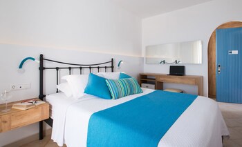 Oasis Beach Hotel galeri fotoğrafı