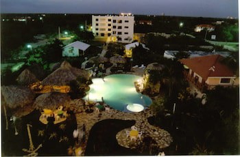 Plaza Real Resort