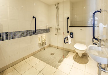 Holiday Inn Express Antrim, An Ihg Hotel