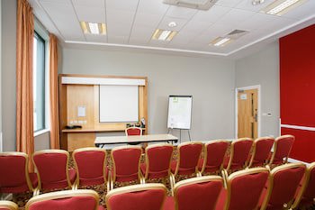 Holiday Inn Express Antrim, An Ihg Hotel