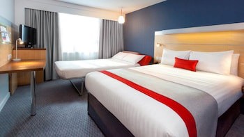 Holiday Inn Express Antrim, An Ihg Hotel