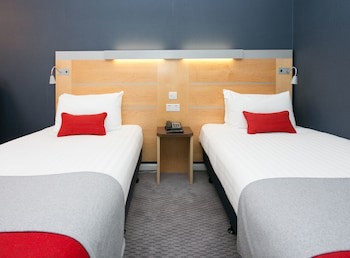 Holiday Inn Express Antrim, An Ihg Hotel