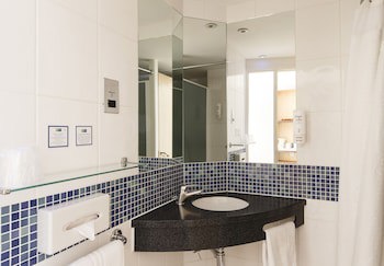 Holiday Inn Express Antrim, An Ihg Hotel