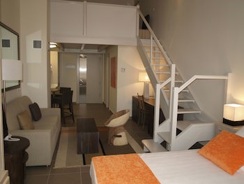 Eco Alcala Suites