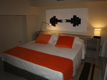 Eco Alcala Suites