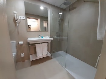 Eco Alcala Suites