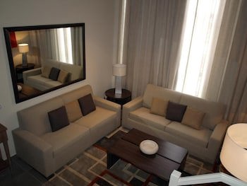 Eco Alcala Suites