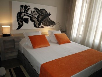 Eco Alcala Suites