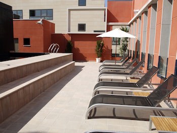 Eco Alcala Suites