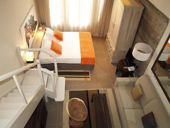 Eco Alcala Suites