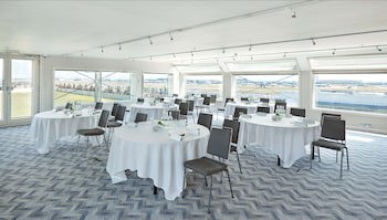 Hyatt Place London Heathrow Airport