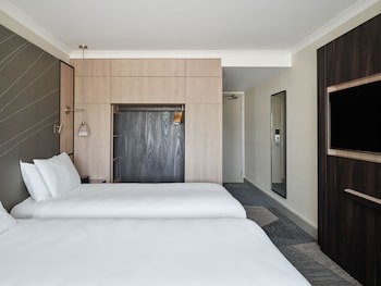 Hyatt Place London Heathrow Airport
