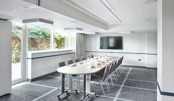 Hyatt Place London Heathrow Airport