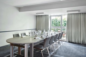 Hyatt Place London Heathrow Airport