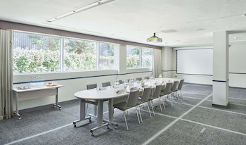 Hyatt Place London Heathrow Airport