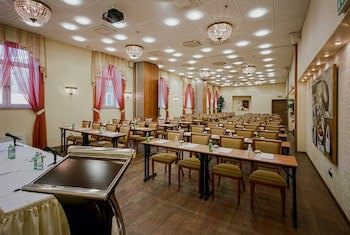 Avalon Hotel & Conferences