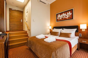 Avalon Hotel & Conferences