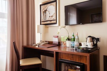 Avalon Hotel & Conferences