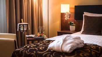 Avalon Hotel & Conferences