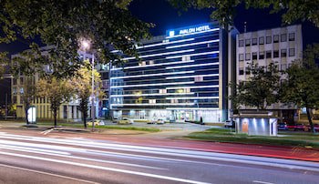 Avalon Hotel & Conferences