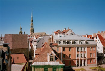 Avalon Hotel & Conferences